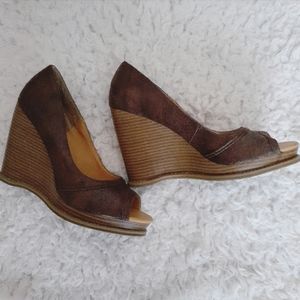 Wedge shoes